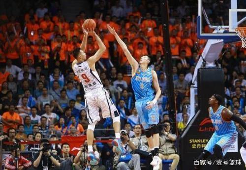 球员如布克 球员如布克